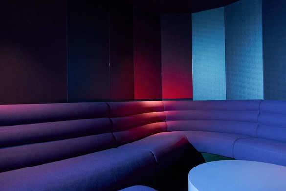 Virgin Voyages Entertainment Groupie Karaoke 2.jpg